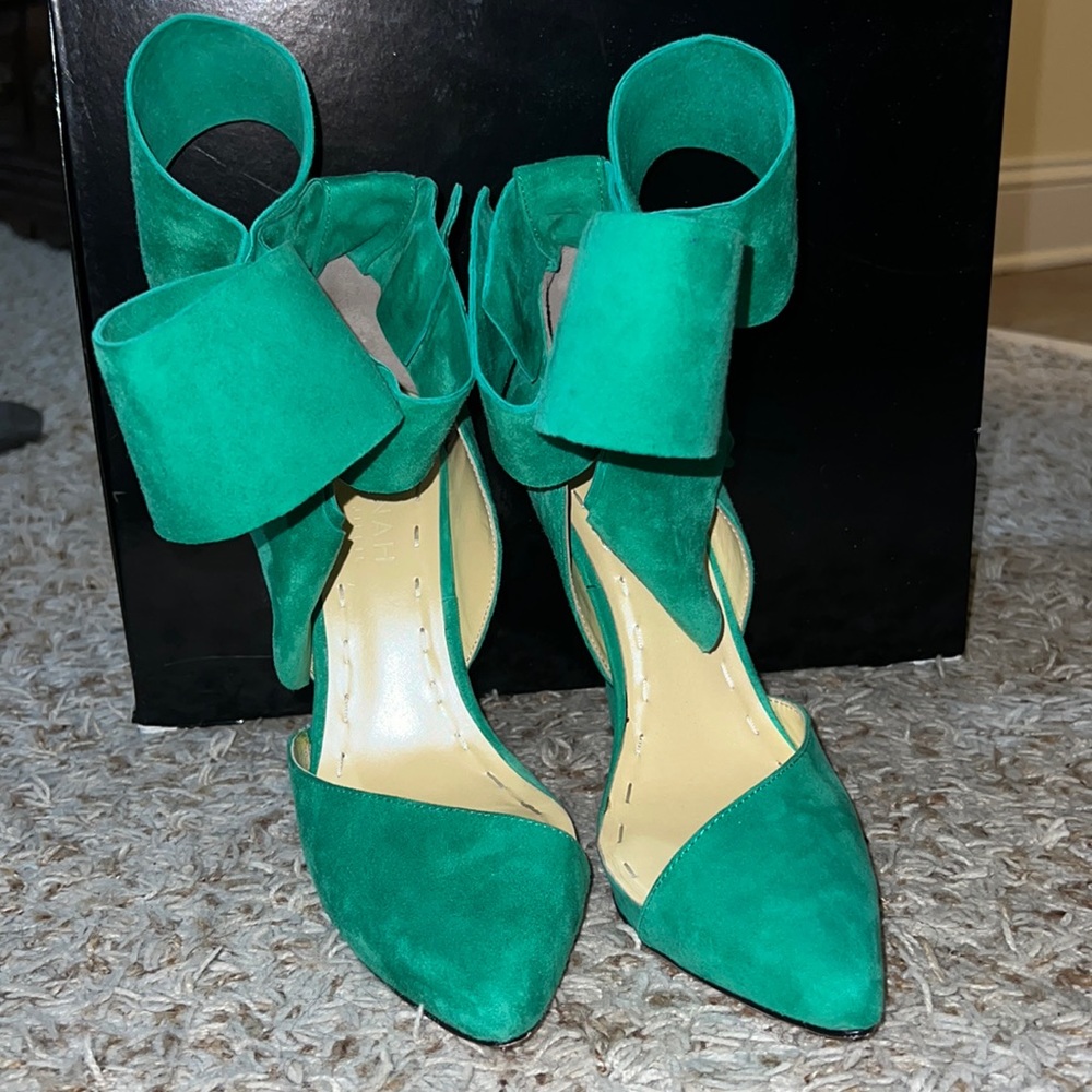 Emerald Green Suede bow pumps by Aminah Abdul Jillil